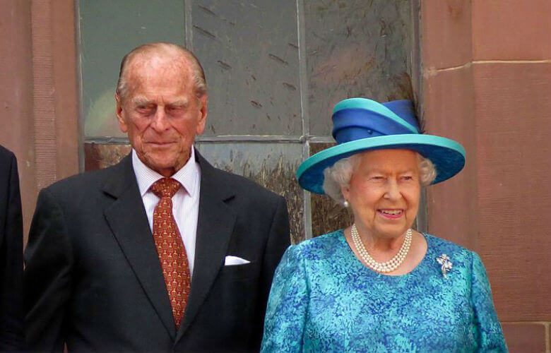 Hoe Oud Is Koningin Elizabeth / Koningin Elizabeth Voelt Enorme Leegte Na Dood Echtgenoot Philip Hoe Oud Is Koningin Elizabeth / Koningin Elizabeth Voelt Enorme Leegte Na Dood Echtgenoot Philip